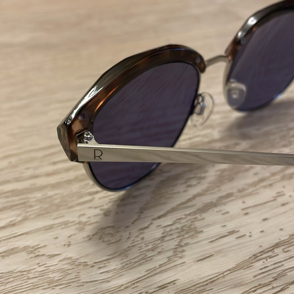 Tortoise Shell Sunglasses - Picture 4 of 6